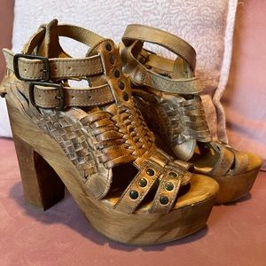 Gorgeous Bed Stu Beige Leather Sandals Size 7 Great Condition!